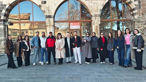 Muş'ta Fotoğrafçılık Kursu Uygulamalı Eğitimle Sürüyor