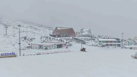 Yıldız Dağı Kayak Merkezi Beyaza Büründü