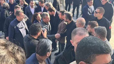 Özgür Özel, Manisa'da Taziyeleri Kabul Etti