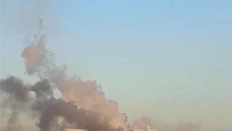 Kocaeli'de Fabrikadan Siyah Duman Yükseldi