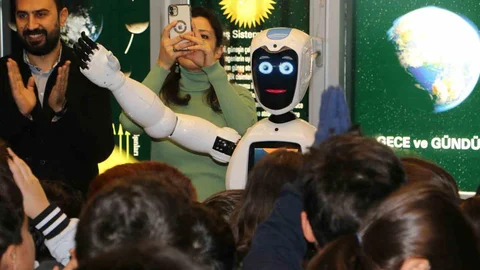 Diyarbakır'da Öğrenciler Robot Yaptı