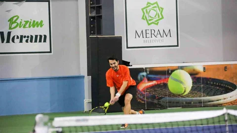 Meram'da Aileler Tenis Turnuvası Düzenleniyor