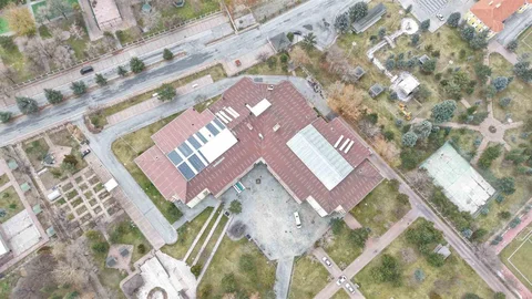 Kayseri'deki Huzurevi'nin Çatısı Yenileniyor