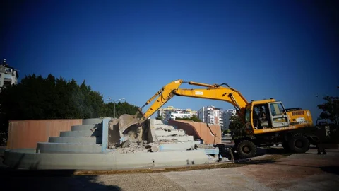 Konyaaltı'nda Parklar Yeşil Alan Olacak