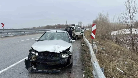 Çorum'da Otomobil Kazasında 5 Yaralı