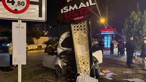 Hatay'da Kaza Sonrası Sürücü Kayboldu