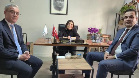 Sarıgöl Kaymakamı'ndan Kadın Muhtara Ziyaret