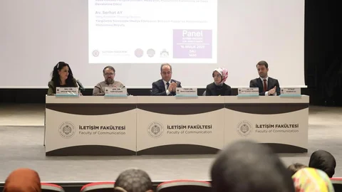 Atatürk Üniversitesi'nde Medya Paneli Yapıldı