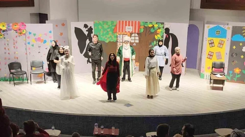 Kütahya'da Çocuk Tiyatrosu Gösterimi Yapıldı