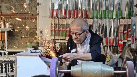 Antalya'da Bıçak Bileme Ustası Çırak Arıyor