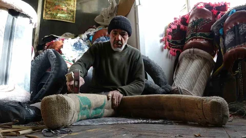 Gaziantep'te Semer Ustası Zorluklarla Mücadele Ediyor