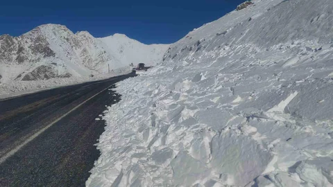 Van-Bahçesaray Yolu Yeniden Ulaşıma Açıldı
