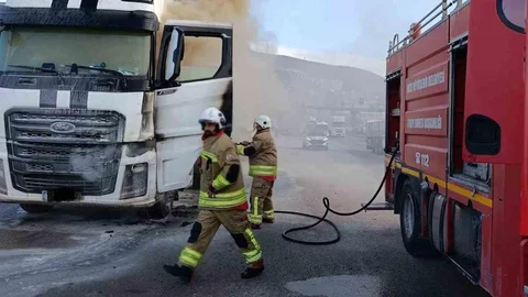 Belen'de Tır Yangını Kontrol Altına Alındı