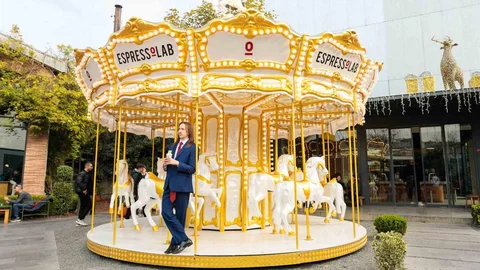 Tommy Cash İstanbul'da Hayranlarıyla Buluştu