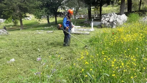 Muğla'da Mezarlık Bakım Çalışmaları Sürüyor