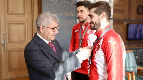 Niğde'de Milli Güreşçi Ziyareti