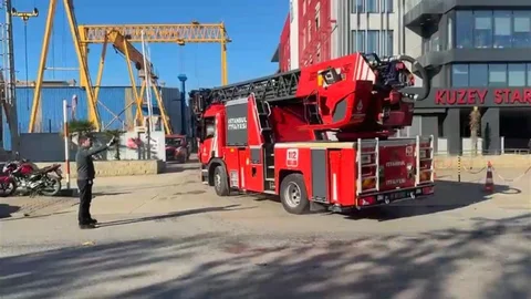 Tuzla Tersanesi'nde Yangın Paniği