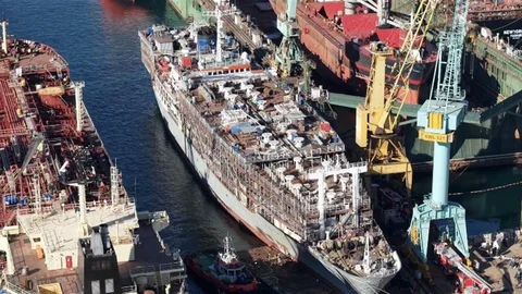 Tuzla'da Yanan Gemi Kontrol Altına Alındı