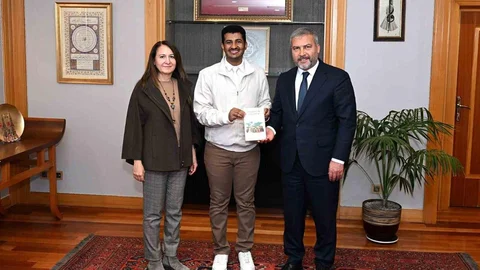 Alyaguot Yousıf Hassan Ahmed Ödül Aldı