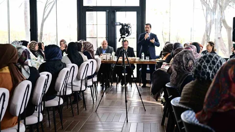 Başkan Taşkın Kadın Kolları Toplantısına Katıldı