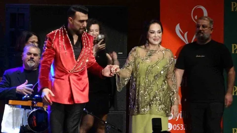 Türkan Şoray Mersin'de Konser Verdi