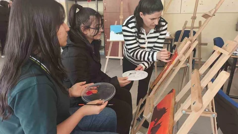 Atık Ahşaplardan Sanat Eserleri Oluşuyor