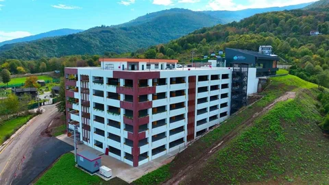 Kartepe'de Yeni Otopark Hizmete Girdi