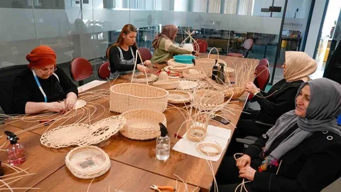 Başiskele'de Eğitim Modeli Her Yaşa Ulaşıyor