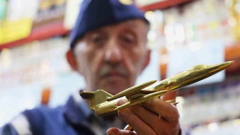 Elazığ'da Uçak Maketi Tutkusu