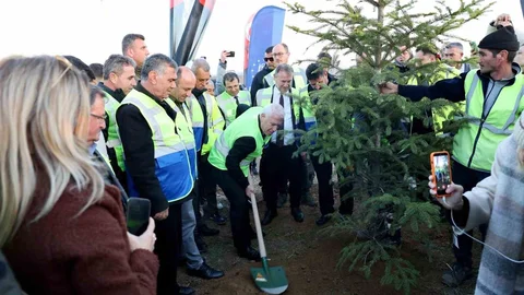 Bursa İçin 15 Bin Fidan Dikildi