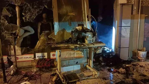 Isparta'da İç Giyim Mağazasında Yangın Çıktı