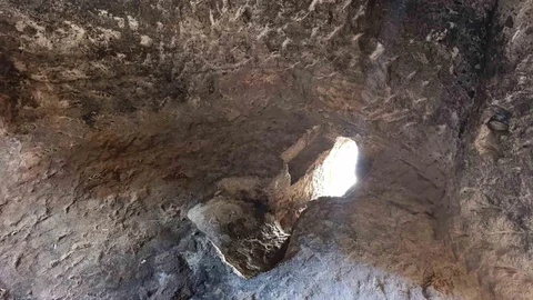 Frig Vadisi'nde Tarihi Tuvalet Bulundu