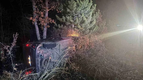 Bilecik'te Şarampole Uçan Araçta Yaralılar Var