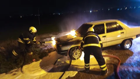 Antakya'da Otomobil Yangını Çıktı