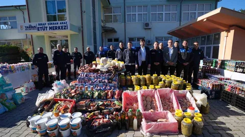 Tarsus'ta Sağlık Tehdit Eden Ürünler Toplandı