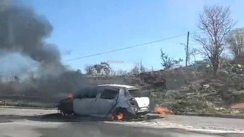 Mersin-tarsus Otoyolunda Araç Yandı: Otomobil Küle Döndü