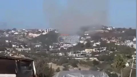 Buluklu’da Yanan Evden Yükselen Dumanlar Uzaklardan Gözlendi