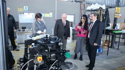 Türk Mühendislerden Çocuklar İçin Yürüme Robotu