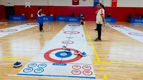 Niğde’de Floor Curling Müsabakaları Sonuçlandı