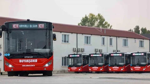 Sakarya'da Ulaşım Filosuna Yeni Metrobüsler Eklendi