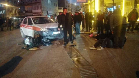Isparta'da Motosiklet ve Otomobil Kazası