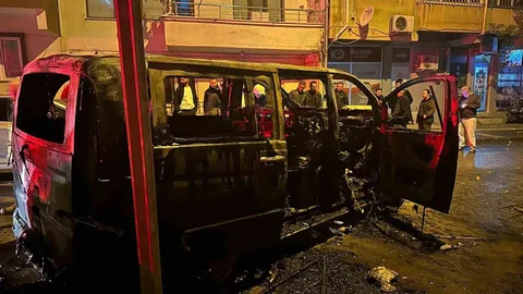 Yalova'da Minibüs Yangını