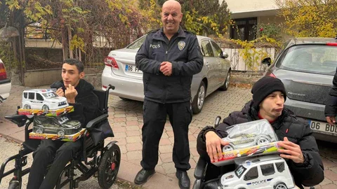 Şırnak’ta Engellilere Akülü Sandalye Yardımı