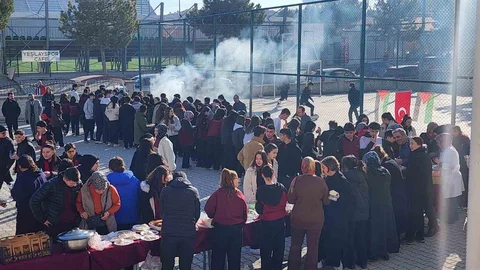 Kütahya'da Hayır Çarşısı Etkinliği Devam Ediyor