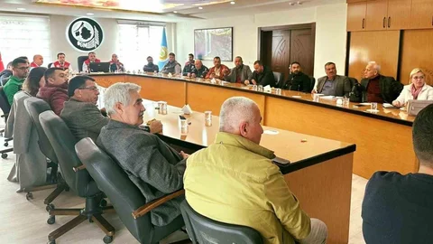 Mut’ta Zeytinyağı ve Sofralık Zeytin Üreticilerine Etiketleme Eğitimi Verildi