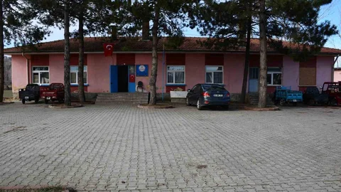 Akşehir'de Dikiş Nakış Kursu Açıldı