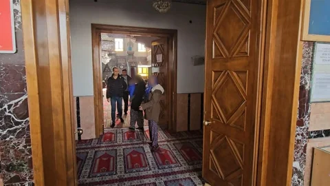 Elazığ'da Dilenciler Camiye Saklandı