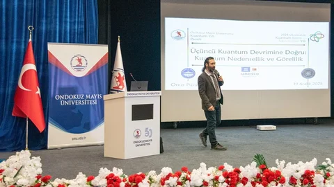 Kuantum Bilimleri Paneli Samsun'da Gerçekleşti