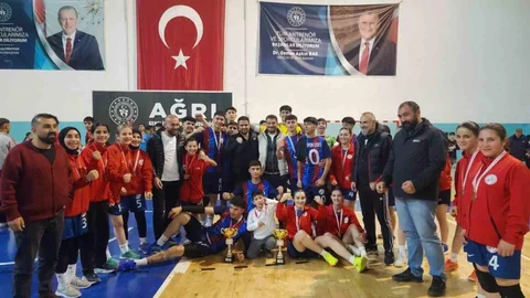 Ağrı Spor Lisesi Hentbolda Başarı Elde Etti