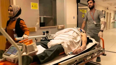 Bursa'da Merdiven Boşluğuna Düşen Yaşlı Adam